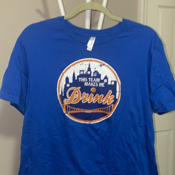 Mets tshirt- this team makes me drink 😂🔵🟠! Shirtsleeve shirt! - Picture 2 of 4